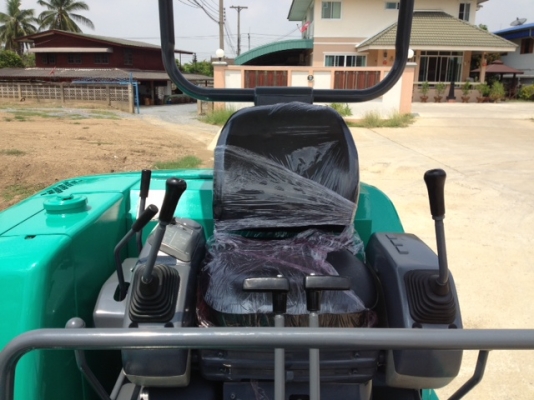 มาใหม่!! รถขุด KOMATSU PC30-7E ทำสีใหม่ นำเข้า มือสองจากญี่ปุ่นแท้ๆ