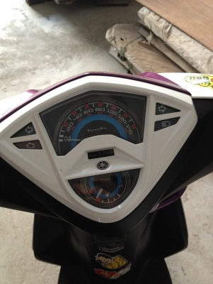 ขาย Mio สีม่วงขาว ปี 2012 สภาพไหม่ วิ่งได้ 700กว่าโล