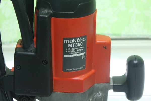 เครื่องเซาะร่อง(Router) 1/2 นิ้ว Maktec รุ่น MT360 (1,650w.)