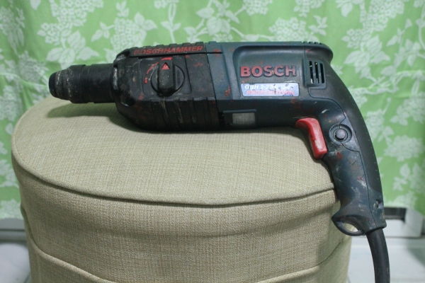 สว่านโรตารี่ยี่ห้อ BOSCH รุ่น GBH2-22E สภาพพร้อมใช้งานครับ