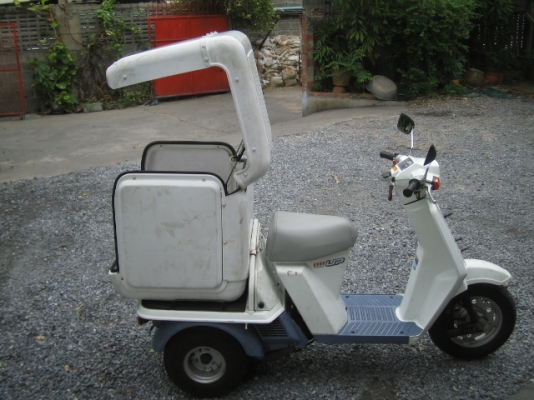 ขายป็อบ 3 ล้อ GYROUP พร้อมกล่องหลัง แบตใหม่