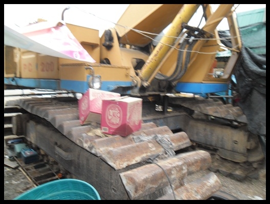 แมคโคร PC 200 รุ่น 2 เครื่องดี สภาพสวยๆน่าใช้