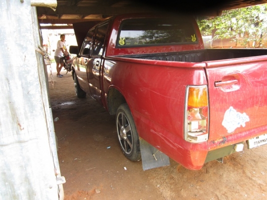 ขาย ISUZU KB 4ประตู เครื่องมังกรทอง