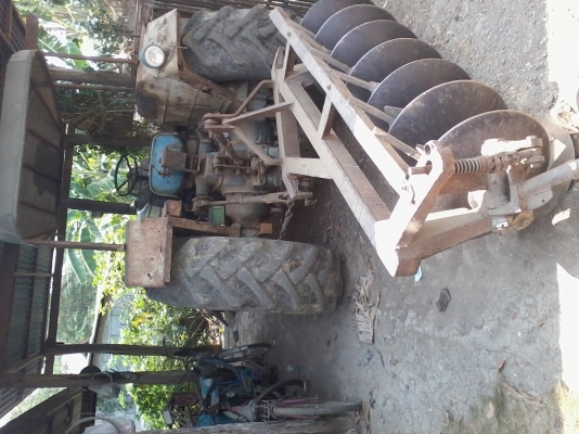 รถไถฟอร์ดรุ่น 5000เครื่องดี ระบบไฮดรอลิคยกหางดีจดทะเบียน 2518ทะเบียนขาด พ.ศ.45หางไถผานมีดหน้า ขาย295000 รถไถฟอร์ดรุ่น 5000เครื่องดี ระบบไฮดรอลิคยกหางดีจดทะเบียน 2518ทะเบียนขาด พ.ศ.45หางไถผานมีดหน้า ขาย295000