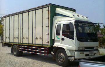 ขายด่วนรถบรรทุก6ล้อ ISUZU DECA URO2ปี47ตู้แห้ง10บานไม่มีเสากลาง ยาว7.20เมตร
