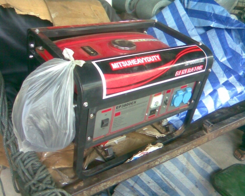 เครื่องปั่นไฟ 3 กิโลวัตต์พร้อมเครื่อง 7.5 แรง