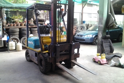 รถฟอร์ลิฟต์ KOMATSU 1.5ตัน รุ่น15 เสาคู่ 3เมตร  แผงงา สไลค์ได้ เครื่องยนต์ ดีเซลISUZU C240