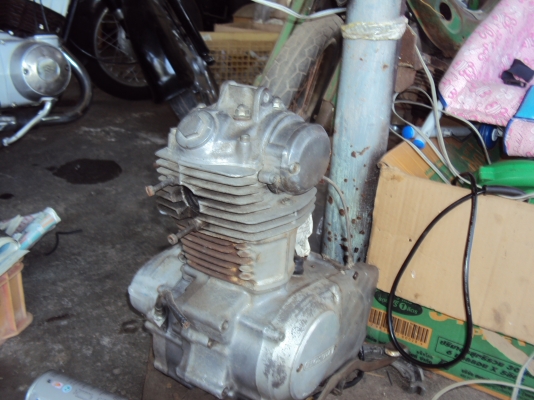 ขายเครื่องcb100เครื่องดีไม่มีทะเบียนสนใจติดต่อสรกฤช 081-8478107