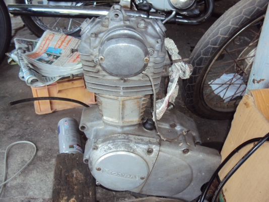 ขายเครื่องcb100เครื่องดีไม่มีทะเบียนสนใจติดต่อสรกฤช 081-8478107