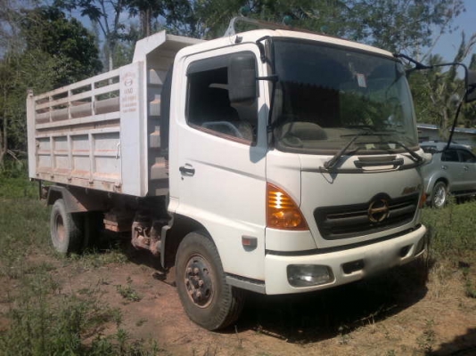 รถฮีโน่ 6  ล้อดั๊ม  FC4J  150 แรงม้า ปี 49  ปลายปี  รถวิ่ง 10300 กม.  สนใจติดต่อ  081 - 6079515