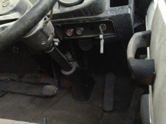 หัวเก๋ง nissan ud cw30 สภาพสวยสีสวย ไม่ผุภายในครบเดิม