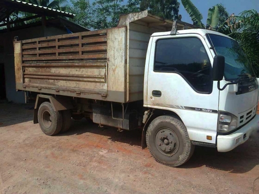 รถอิซูซุ 6 ล้อดั๊ม  NPR  130 แรงม้า ปี 50  วิ่ง 100000  กว่า กม.  สนใจติดต่อ 081 - 6079515