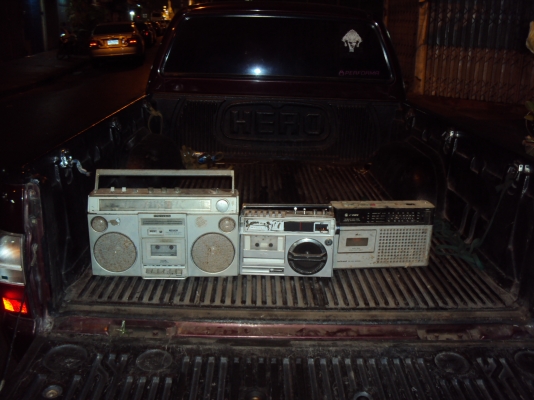 ขายวิทยุเก่า4เครื่องเหมา500สนใจติดต่อสรกฤช081-8478107