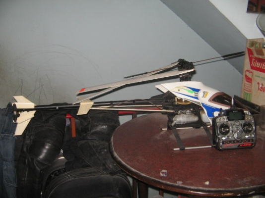 ขาย เฮลิคอปเตอร์บังคับน้ำมัน  มาจากญี่ปุ่นสภาพสวย เครื่อง OS MAX 46F พร้อมวิทยุบังคับ รุ่น JRX 3810 ราคา 12,500