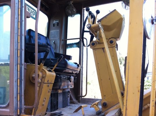 ขายรถเกรด Caterpillar 140G  สภาพสวยนำเข้าจากอเมริกา