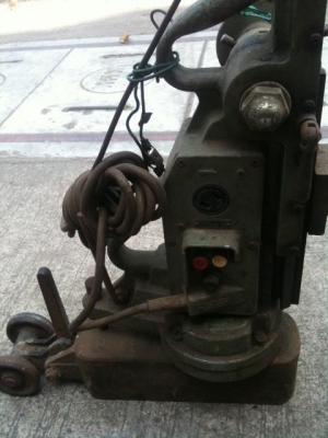 ขายแท่นสว่านแม่เหล็กครับ มือสอง ขายตามสภาพครับ