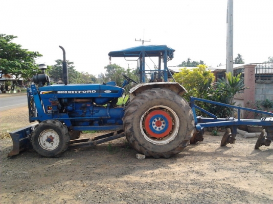 ***ขายแล้วครับขอบคุณ Truck2hand ขาย รถไถ FORD 77 T3 1เพลา เครื่องดี ระบบดี ยางดี พร้อม อุปกรณ์ 2 ชิ้น ผาน3 และใบดัน เอกสารเล่มทะเีบียน พร้อมใช้ พร้อมลุยงาน  ราคาต่อรองได้ครับ