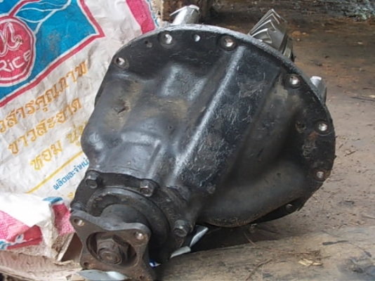 ขายเฟืองท้ายฮีโน่ 6 ล้อ 8;39 รถอยู่สุรินทร์