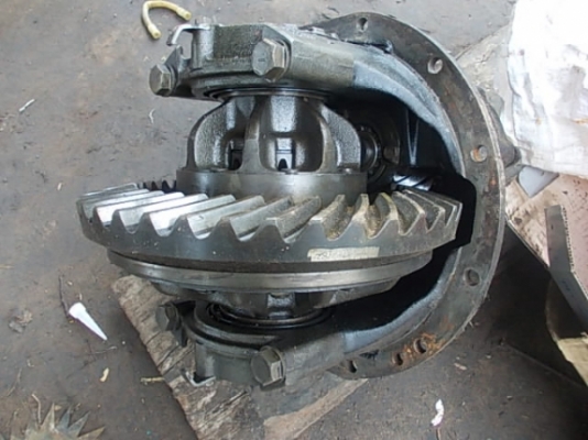 ขายเฟืองท้ายฮีโน่ 6 ล้อ 8;39 รถอยู่สุรินทร์