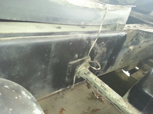 รถมิตซู 10 ล้อ หัวลาก  220 แรงม้า  ( มีขาย  2 คัน )   สนใจติดต่อ 081 - 6079515