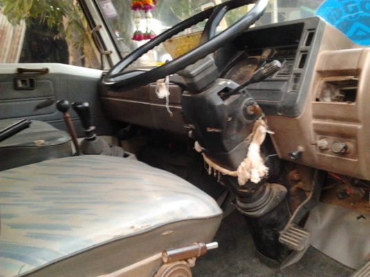 ขาย 6ล้อ HINO สวยๆช่วงล่างใหญ่ๆ!! HINO KM777เครื่องเดิม WO4D 117แรง แห้งๆแน่นๆ ไม่หลวม เกียร์Rock ช่างล่างใหญ่ Fหน้า-หลัง คัสซีสวย ไม่มีผุไม่มีบวม สโลว์พร้อม หัวเก๋งสวยบาง ภายในสวยคอนโซลครบ แอร์เย็น กระบะพื้นไม้คอกเหล็ก สวยไม่ผุ ตงใหม่ใหญ่ๆแข็งแรง ยางพร้อ