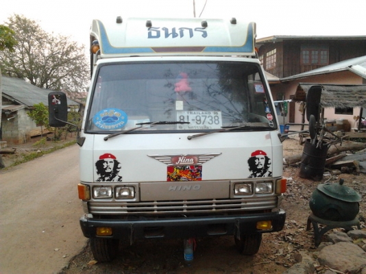 ขาย 6ล้อ HINO สวยๆช่วงล่างใหญ่ๆ!! HINO KM777เครื่องเดิม WO4D 117แรง แห้งๆแน่นๆ ไม่หลวม เกียร์Rock ช่างล่างใหญ่ Fหน้า-หลัง คัสซีสวย ไม่มีผุไม่มีบวม สโลว์พร้อม หัวเก๋งสวยบาง ภายในสวยคอนโซลครบ แอร์เย็น กระบะพื้นไม้คอกเหล็ก สวยไม่ผุ ตงใหม่ใหญ่ๆแข็งแรง ยางพร้อ