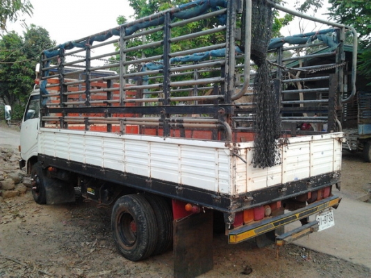 ขาย 6ล้อ HINO สวยๆช่วงล่างใหญ่ๆ!! HINO KM777เครื่องเดิม WO4D 117แรง แห้งๆแน่นๆ ไม่หลวม เกียร์Rock ช่างล่างใหญ่ Fหน้า-หลัง คัสซีสวย ไม่มีผุไม่มีบวม สโลว์พร้อม หัวเก๋งสวยบาง ภายในสวยคอนโซลครบ แอร์เย็น กระบะพื้นไม้คอกเหล็ก สวยไม่ผุ ตงใหม่ใหญ่ๆแข็งแรง ยางพร้อ