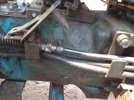 ขาย รถไถ FORD  T3 1เพลา สภาพดี เครื่องดี เกียร์ดี พร้อมอุปกรณ์ 2ชิ้น ใบดันหน้าและผานหลัง 7 ยางดี ปั้มดี ระบบโดยรวมพร้อมใช้งาน ขายตามสภาพ เอกสารสัญญาซื้อขาย ราคาต่อรองได้ครับ