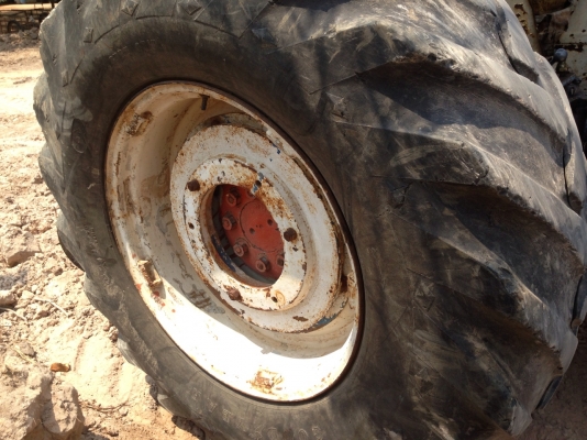 ขาย รถไถ FORD  T3 1เพลา สภาพดี เครื่องดี เกียร์ดี พร้อมอุปกรณ์ 2ชิ้น ใบดันหน้าและผานหลัง 7 ยางดี ปั้มดี ระบบโดยรวมพร้อมใช้งาน ขายตามสภาพ เอกสารสัญญาซื้อขาย ราคาต่อรองได้ครับ