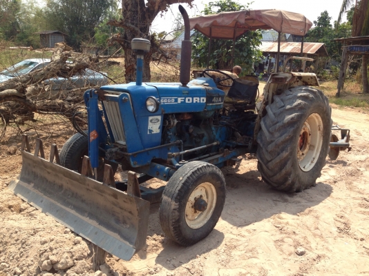 ขาย รถไถ FORD  T3 1เพลา สภาพดี เครื่องดี เกียร์ดี พร้อมอุปกรณ์ 2ชิ้น ใบดันหน้าและผานหลัง 7 ยางดี ปั้มดี ระบบโดยรวมพร้อมใช้งาน ขายตามสภาพ เอกสารสัญญาซื้อขาย ราคาต่อรองได้ครับ