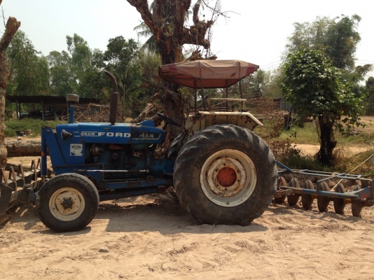 ขาย รถไถ FORD  T3 1เพลา สภาพดี เครื่องดี เกียร์ดี พร้อมอุปกรณ์ 2ชิ้น ใบดันหน้าและผานหลัง 7 ยางดี ปั้มดี ระบบโดยรวมพร้อมใช้งาน ขายตามสภาพ เอกสารสัญญาซื้อขาย ราคาต่อรองได้ครับ