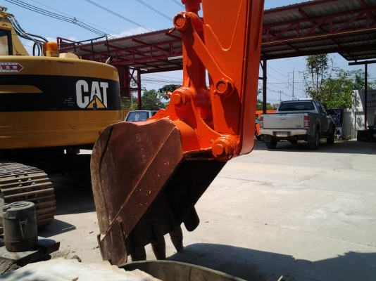 ขายด่วน..รถขุด HITACHI EX200-2 เลขไมล์ 5,9xx ชั่วโมง รถสวยแท้ เก่าญี่ปุ่น สวยสุดขีด มีใบอินวอยล์ ราคาต่อรองได้.