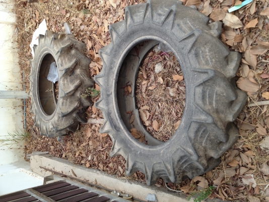 ขายด่วน ยาง \% ขนาด 12.4-28 สำหรับรถ 32 แรงหรือใกล้เคียง