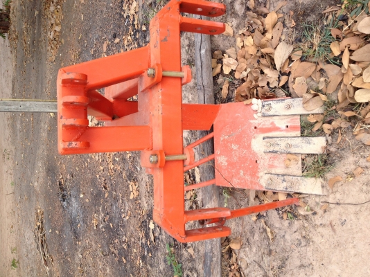 ขายด่วน ยาง \% ขนาด 12.4-28 สำหรับรถ 32 แรงหรือใกล้เคียง