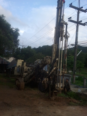 ขายรถเจาะหิน  ยี้ห้อ อิงเกอร์โซแลนด์  1500000