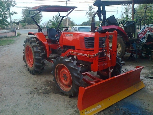 ขายด่วนรถไถคูโบต้า M5000 พร้อมใบดันหน้าใหม่