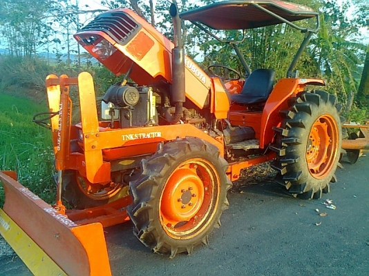 ขายด่วนรถไถคูโบต้า M5000 พร้อมใบดันหน้าใหม่