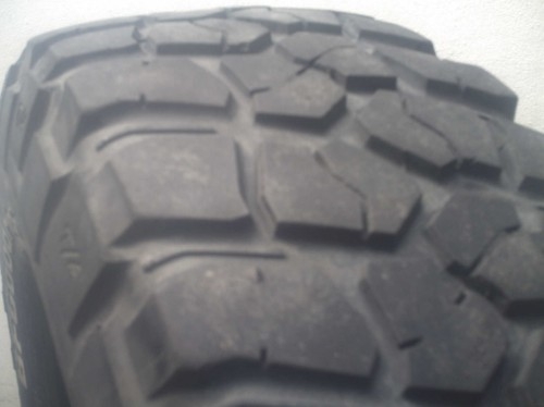 BF MUD KM2 285-75-16 ปลายปี09 สภาพสวย