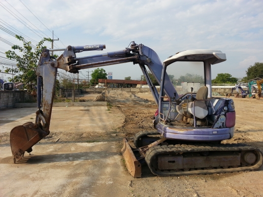 ขายรถแบคโฮ KOMATSU PC50UU-2 ของเก่าจากญี่ปุ่นสภาพรถ 90\%เอกสารอินวอย