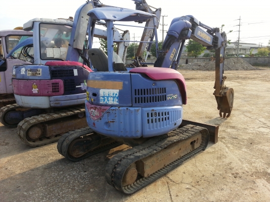 ขายรถแบคโฮ KOMATSU PC30UU-3 ของเก่าจากญี่ปุ่นสภาพรถ 90\% เอกสารอินวอย