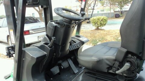 ขายฟอร์คลิฟท์ 2.5 ตัน  เสา 3 เมตร เครื่องเกียร์ดีพร้อมใช้ ราคาเบาๆ ครับ 081-3535-948