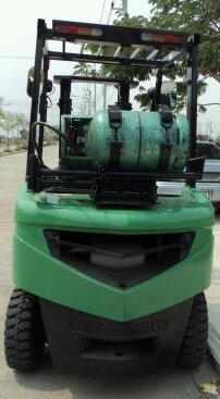 ขายฟอร์คลิฟท์ 2.5 ตัน  เสา 3 เมตร เครื่องเกียร์ดีพร้อมใช้ ราคาเบาๆ ครับ 081-3535-948