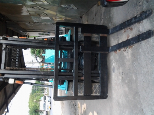 โฟล์คลิฟท์ 3.5 ตัน เครื่องดีแรงรีบหน่อยนะครับสุดๆแล้ว