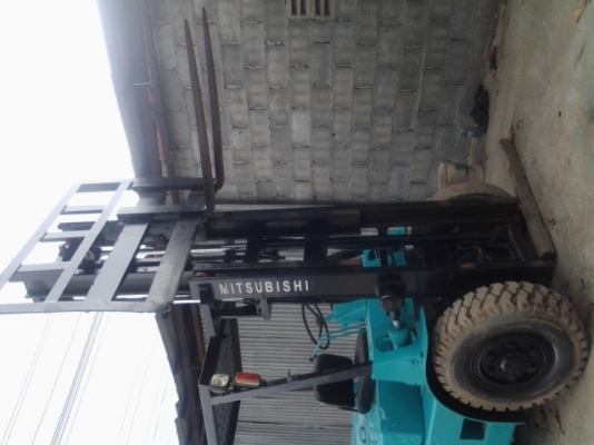 โฟล์คลิฟท์ 3.5 ตัน เครื่องดีแรงรีบหน่อยนะครับสุดๆแล้ว