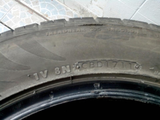 ขายยางนอก BRIDGESTONE 195/55/R15 85 V มี 4 เส้น
