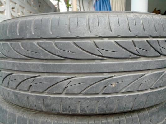 ขายยางนอก BRIDGESTONE 195/55/R15 85 V มี 4 เส้น