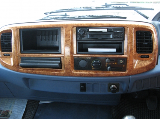 ขาย 6 ล้อฮีโน่ เมก้าเครน Super Z 3 ตันท้อง V 175 แรง ยาว 5.80 ม. ปี 2005 สภาพสวยจัดกว่า 90\% เครื่องแน่น คัสซีสวยกิ๊ป รถใช้น้อย วิ่ง 8X,XXX โล พร้อมใช้ สนใจชมรถก่อนได้ครับ