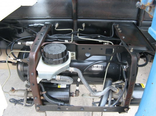 ขาย 6 ล้อฮีโน่ เมก้าเครน Super Z 3 ตันท้อง V 175 แรง ยาว 5.80 ม. ปี 2005 สภาพสวยจัดกว่า 90\% เครื่องแน่น คัสซีสวยกิ๊ป รถใช้น้อย วิ่ง 8X,XXX โล พร้อมใช้ สนใจชมรถก่อนได้ครับ