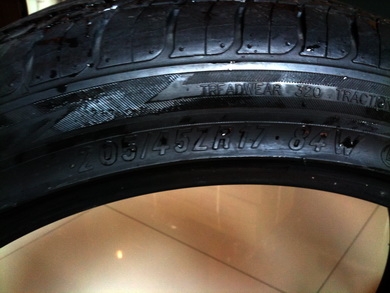 ขายยาง Maxxis 205-45-17 มีเส้นเดียว ราคา1200 บาท สภาพใหม่ดอกหนา ขายยาง Maxxis 205-45-17 มีเส้นเดียว ราคา1200 บาท สภาพใหม่ดอกหนา