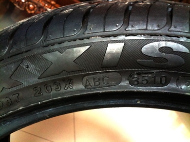 ขายยาง Maxxis 205-45-17 มีเส้นเดียว ราคา1200 บาท สภาพใหม่ดอกหนา ขายยาง Maxxis 205-45-17 มีเส้นเดียว ราคา1200 บาท สภาพใหม่ดอกหนา
